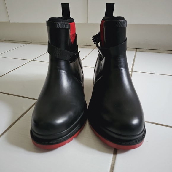 MUCK  Ankle Rubber Boot Black/Red Plaid Sz US 9 EU 40 Fall/Winter - Picture 3 of 12